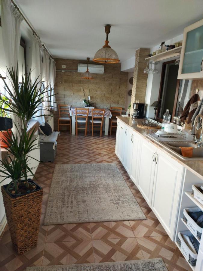 Appartement Flomar By The Sea à Mangalia Extérieur photo